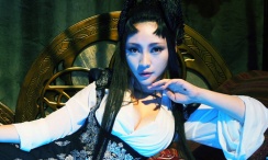 沿途遇到了很棒的风 王家卫经典《重庆森林》确定翻拍 或将2025年上映 2021-09-15 近日，王家卫经典电影《重庆森林》确定翻拍，翻拍作品暂定名《重庆森林2020》，目前已经完成备案立项。